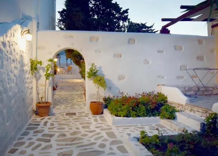 Tzane Studios & Apartments - Steps Away From Golden Beach