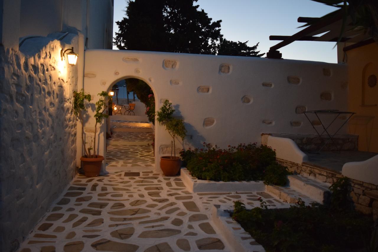 Tzane & - Steps Away From Golden Apartment *